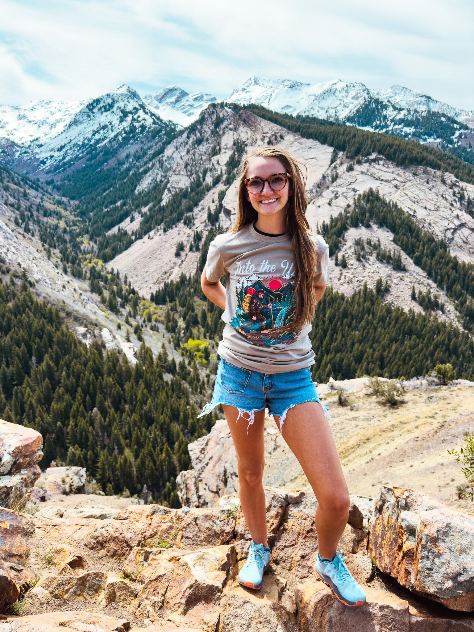 Into the Wild Bigfoot Outdoor Tee - Waterfallower - Shirt